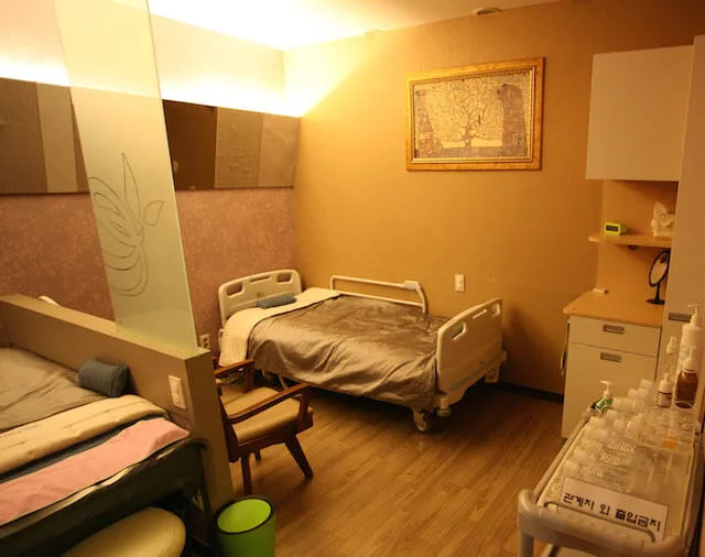 recovery_room_01