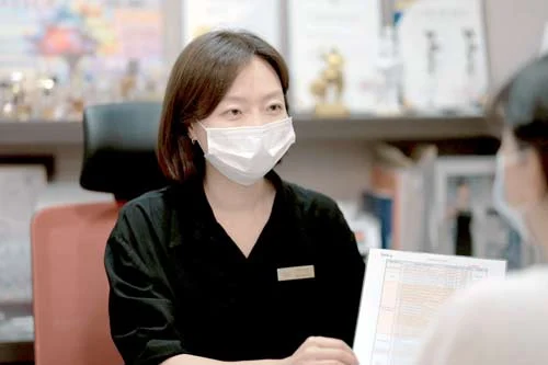 Evita Clinic staff providing an in-person consultation and guidance to a patient